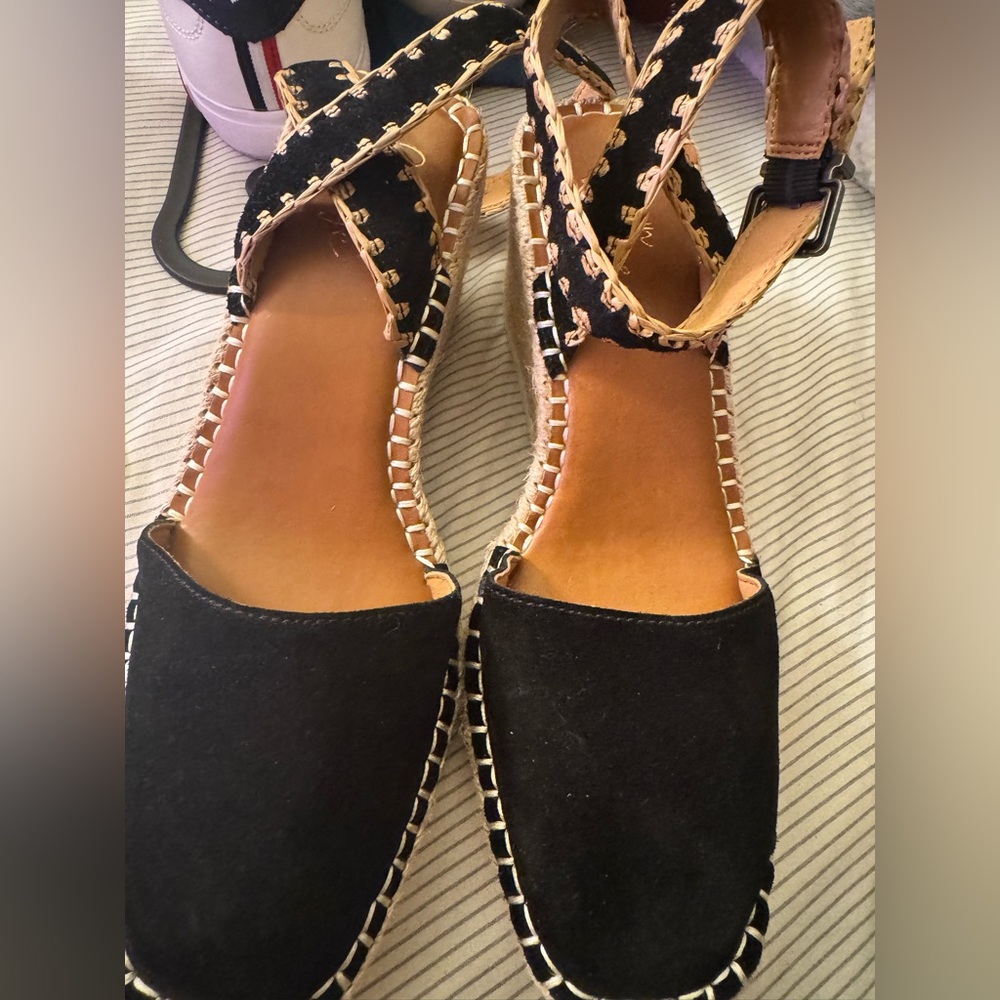 Crown vintage sandals